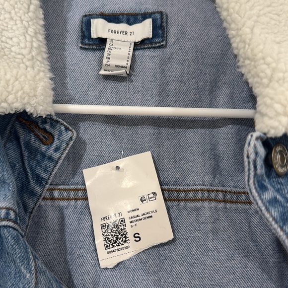 Cropped Jean Jacket - Picture 2 of 3